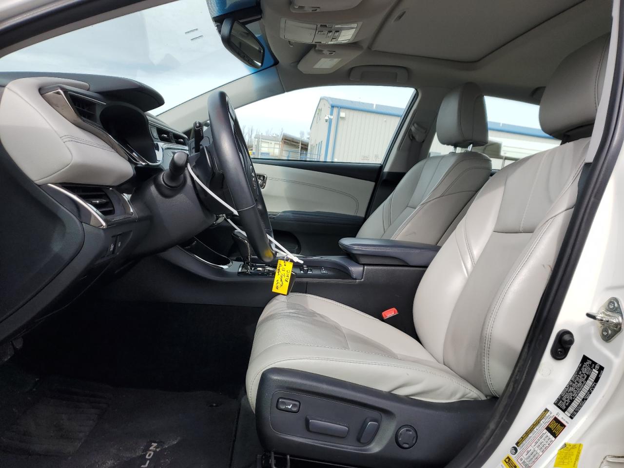 2013 Toyota Avalon - Image 7
