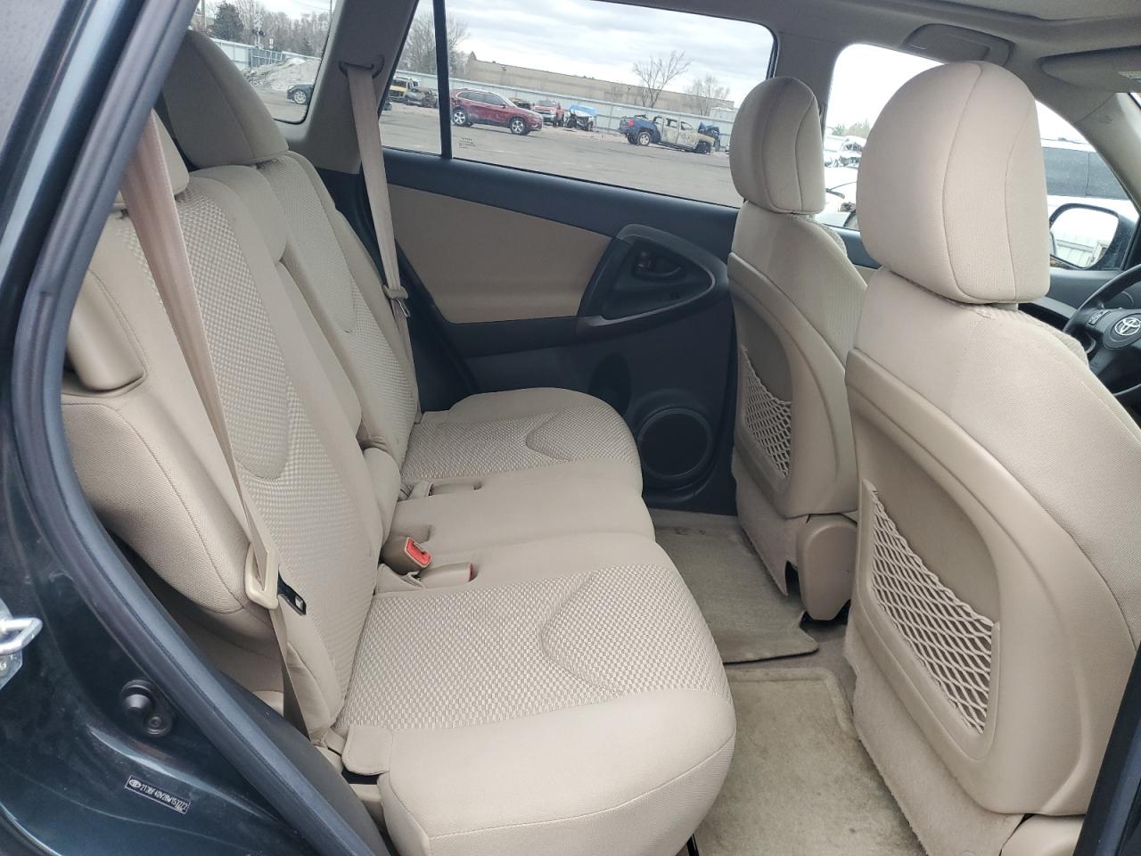 2011 Toyota RAV 4 - Image 11