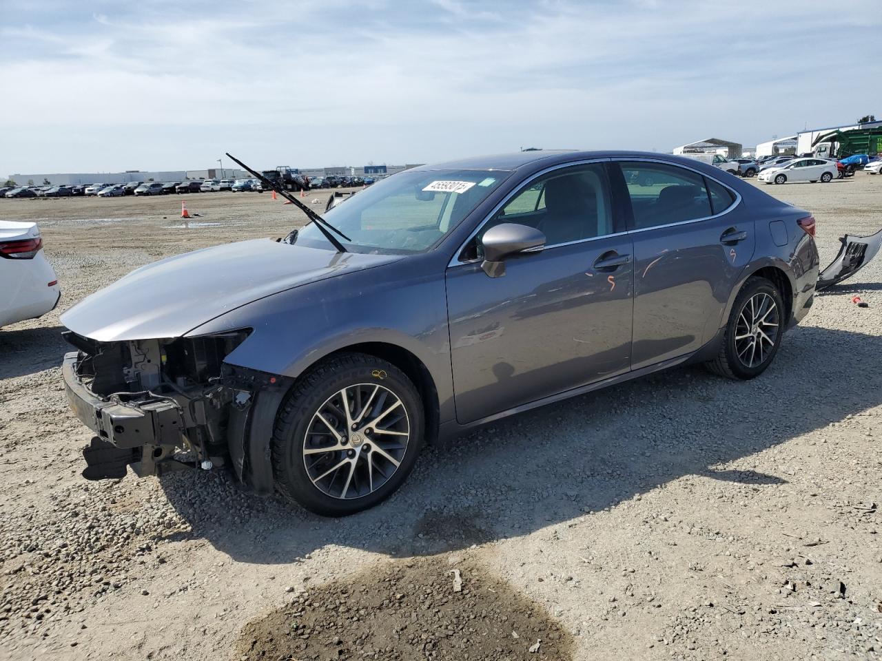 2016 Lexus ES - Image 1