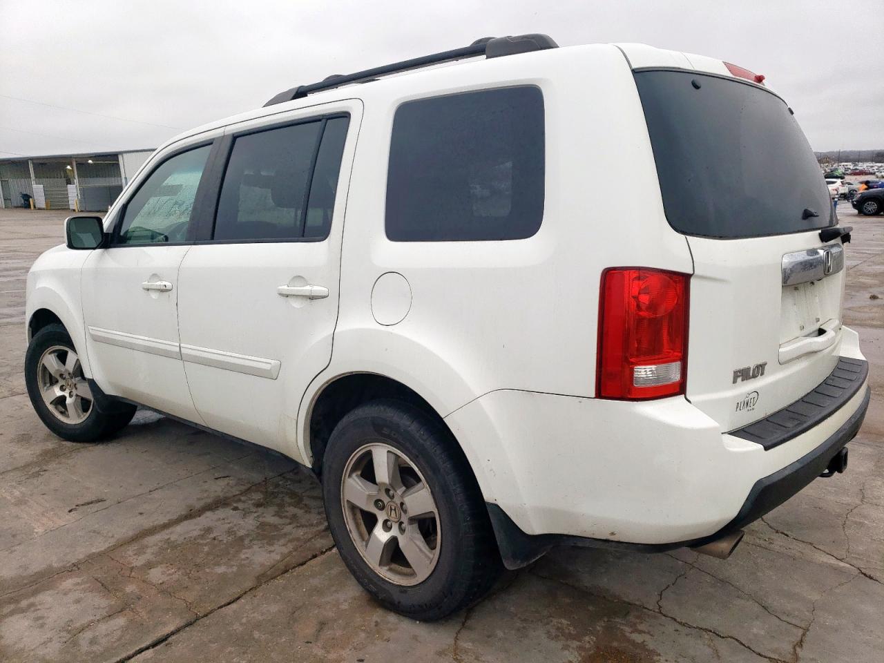 2010 Honda Pilot - Image 2