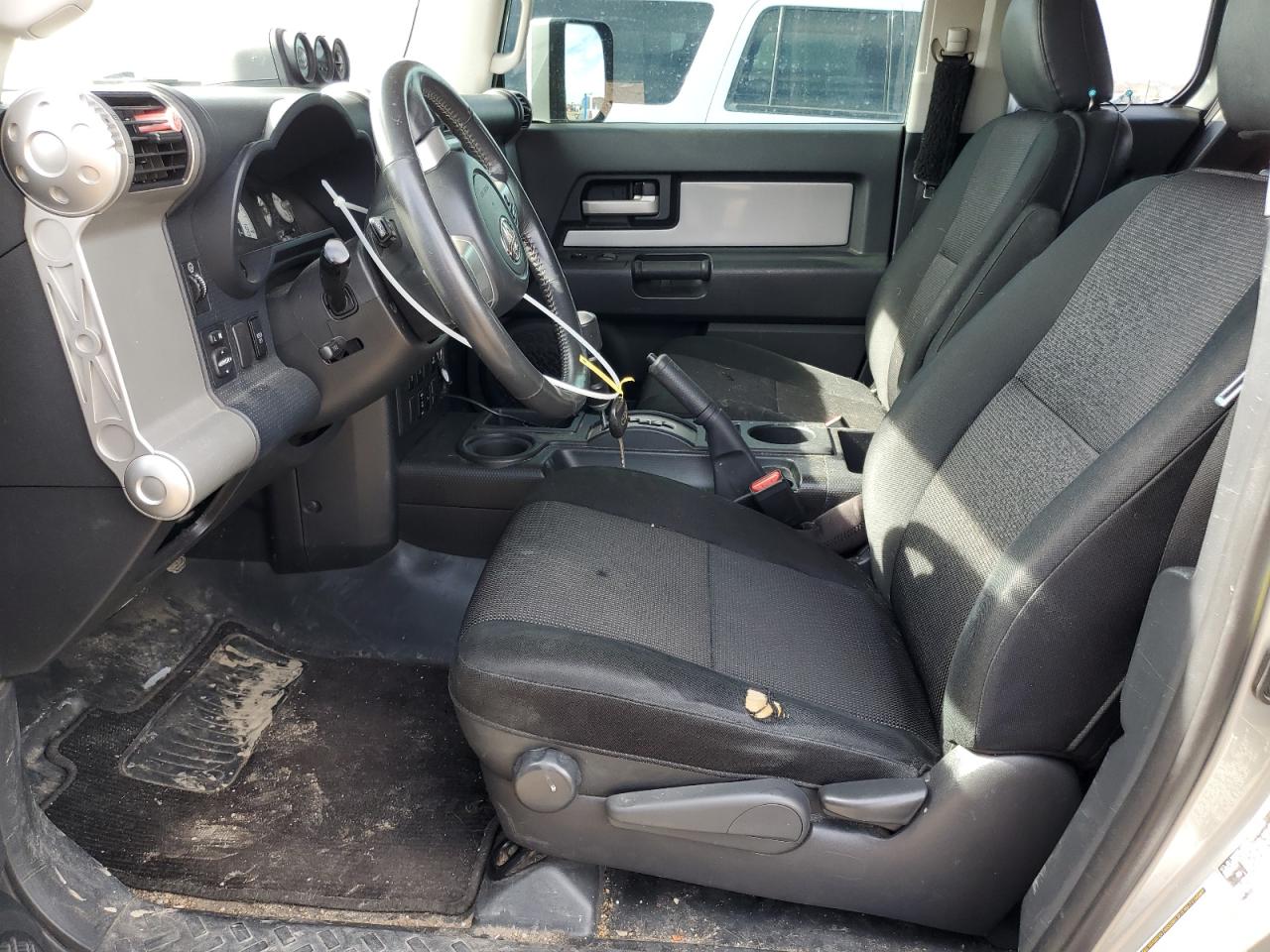 2010 Toyota FJ Cruiser - Image 7