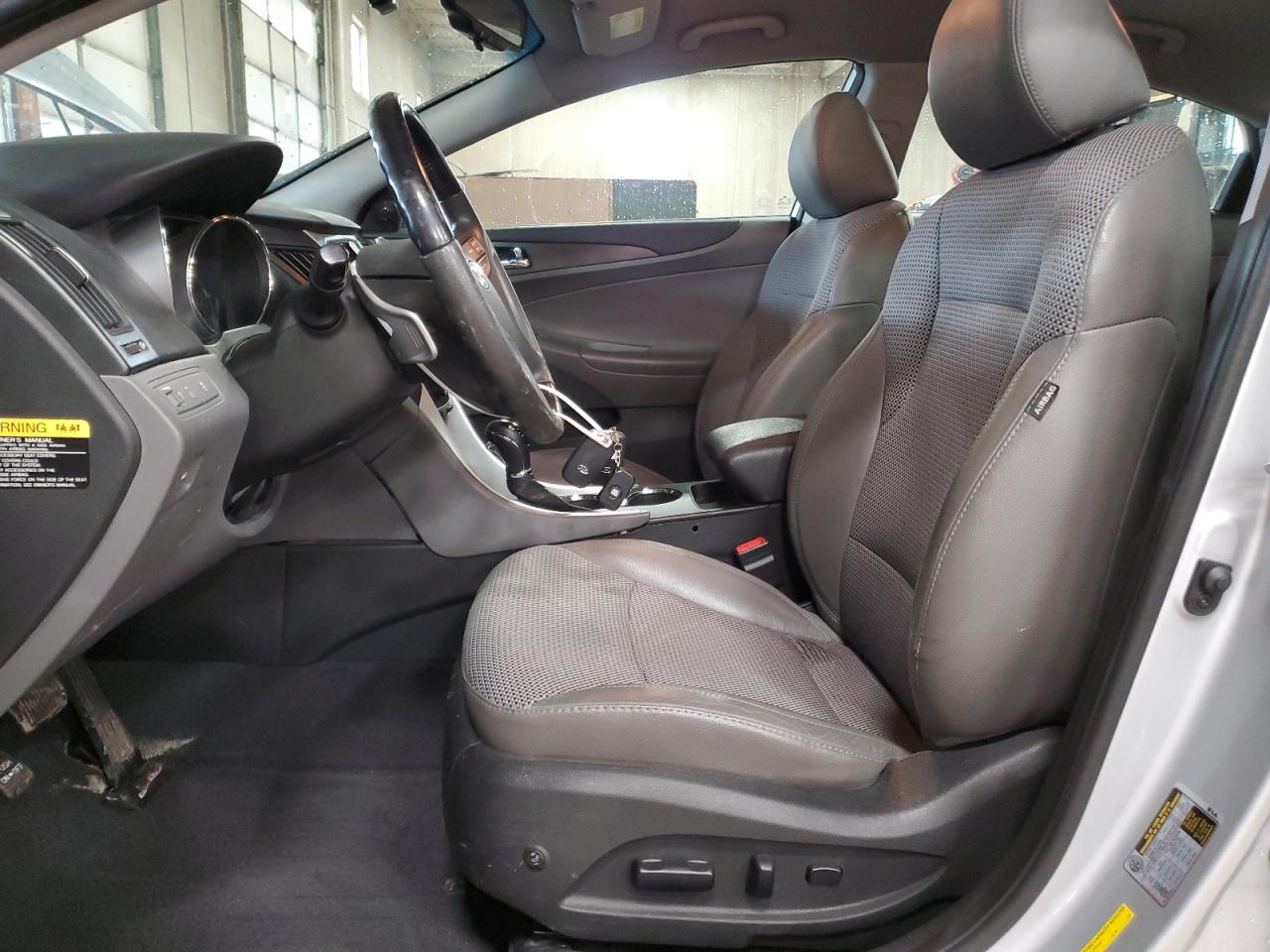 2012 Hyundai Sonata - Image 7