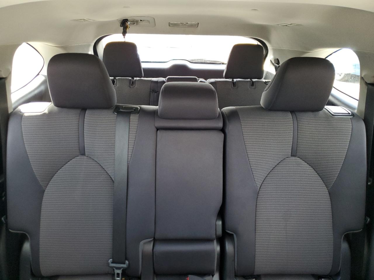2022 Toyota Highlander - Image 10