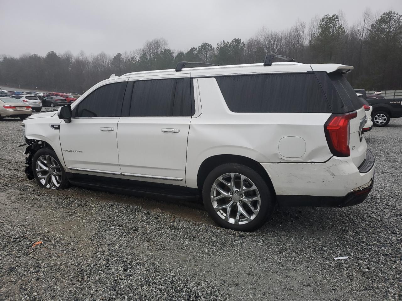 2021 GMC Yukon - Image 2