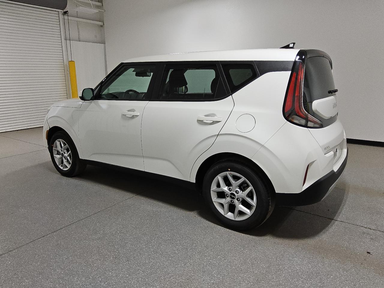 2025 Kia Soul - Image 2