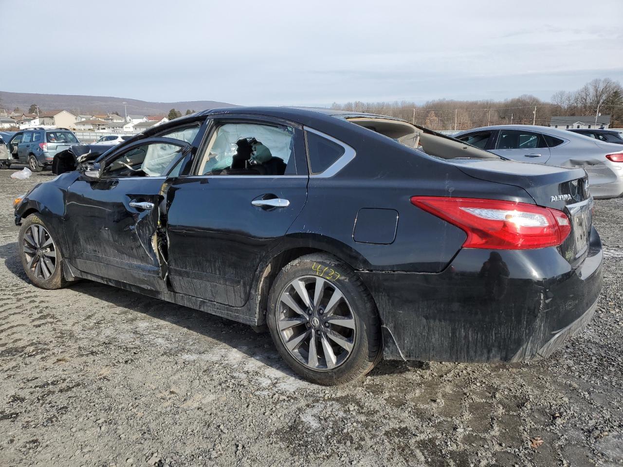 2017 Nissan Altima - Image 2