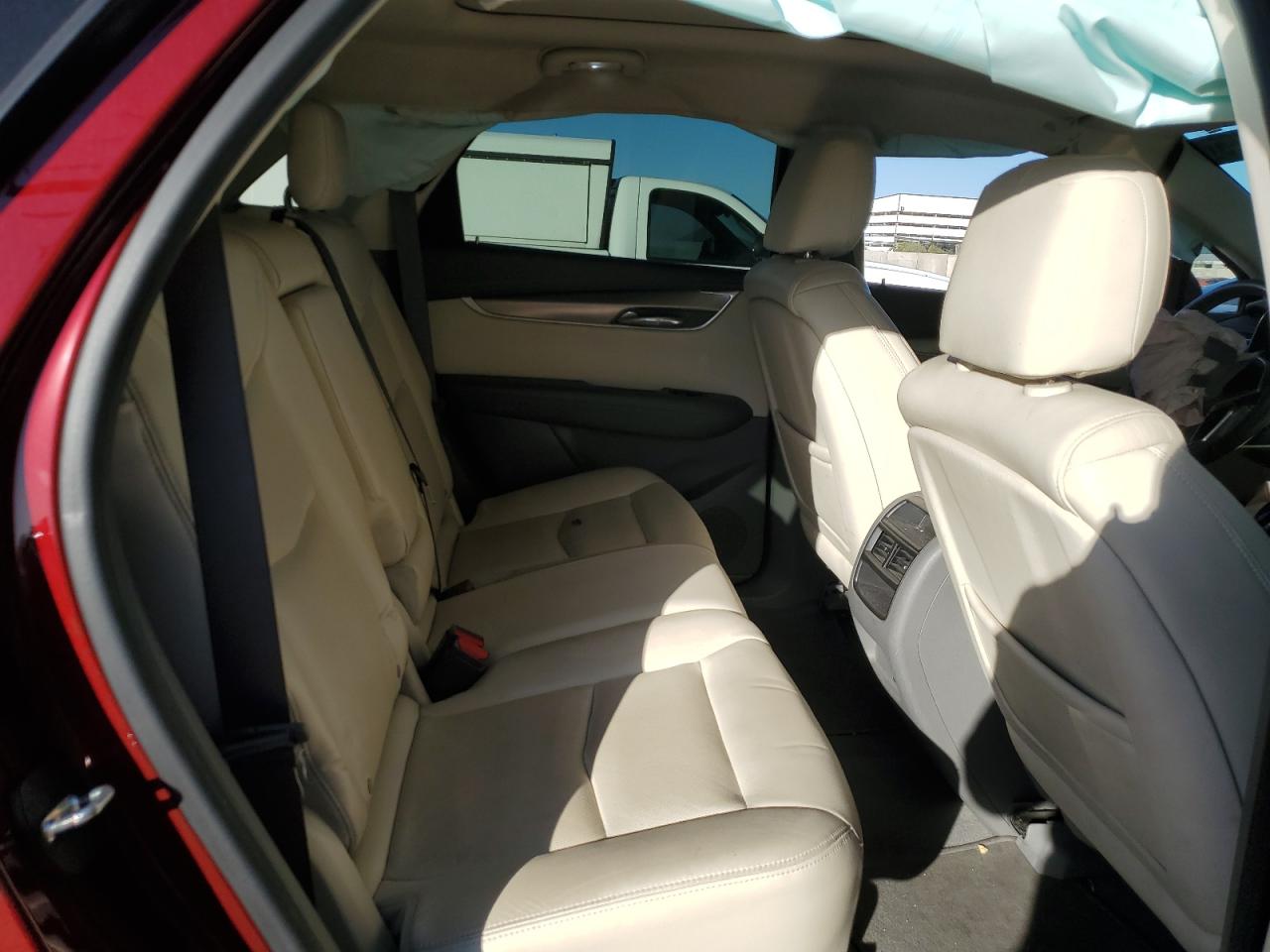 2017 Cadillac XT5 - Image 10