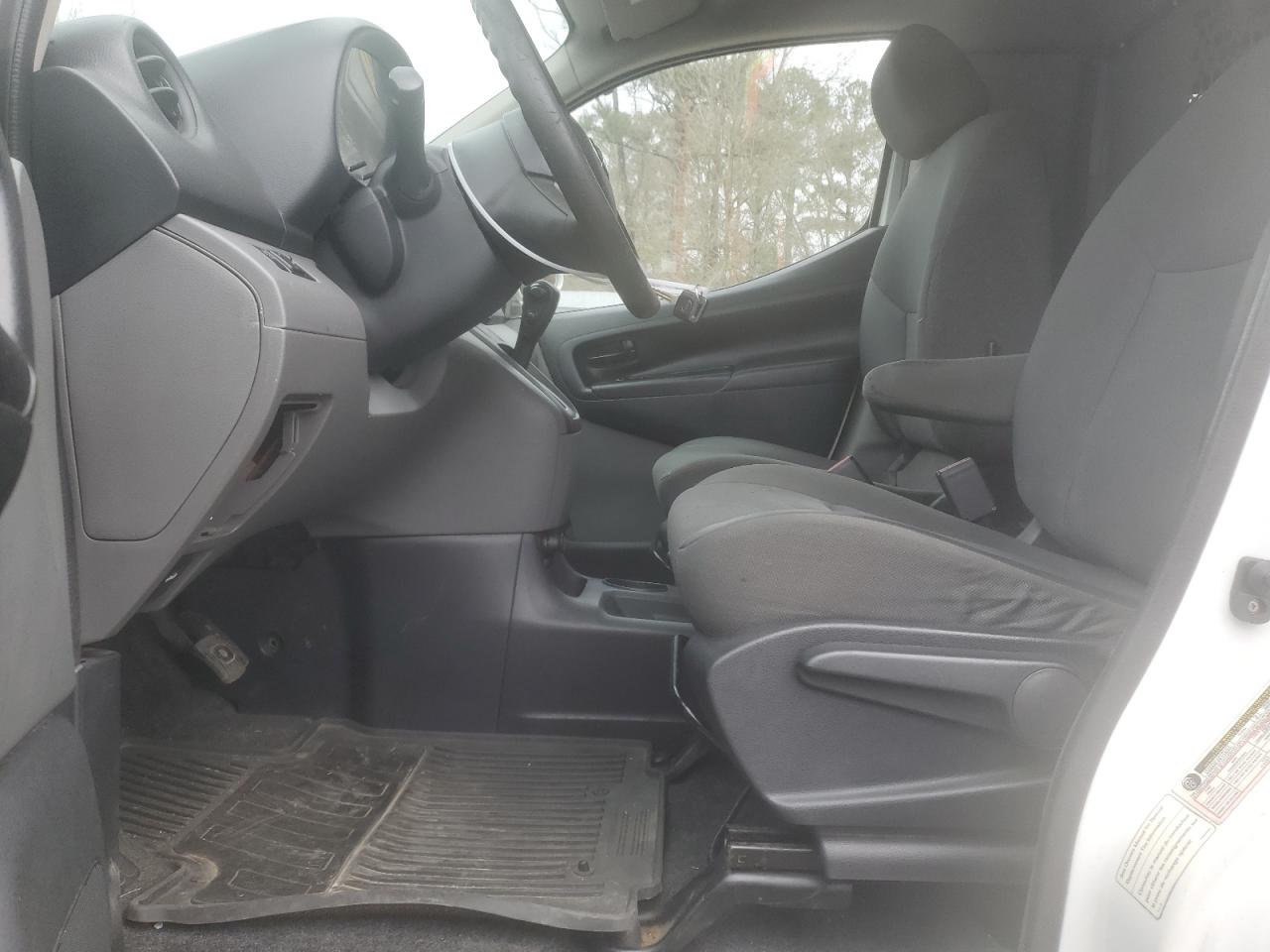 2014 Nissan NV - Image 7