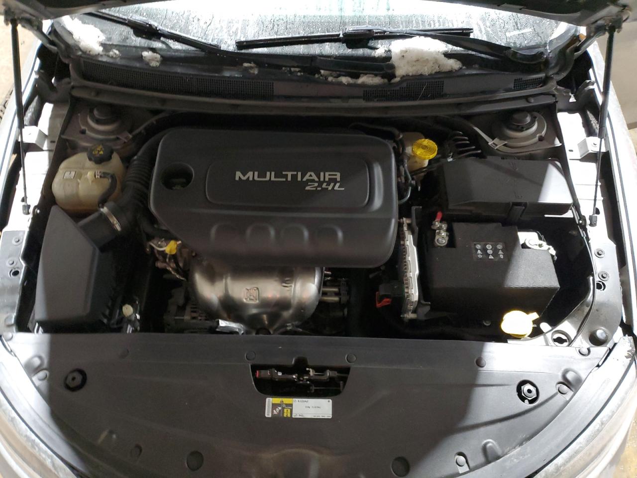 2015 Chrysler 200 - Image 12