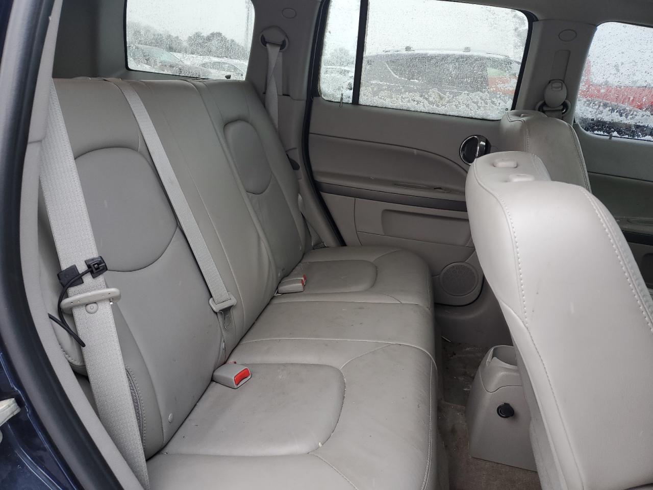 2010 Chevrolet HHR - Image 10