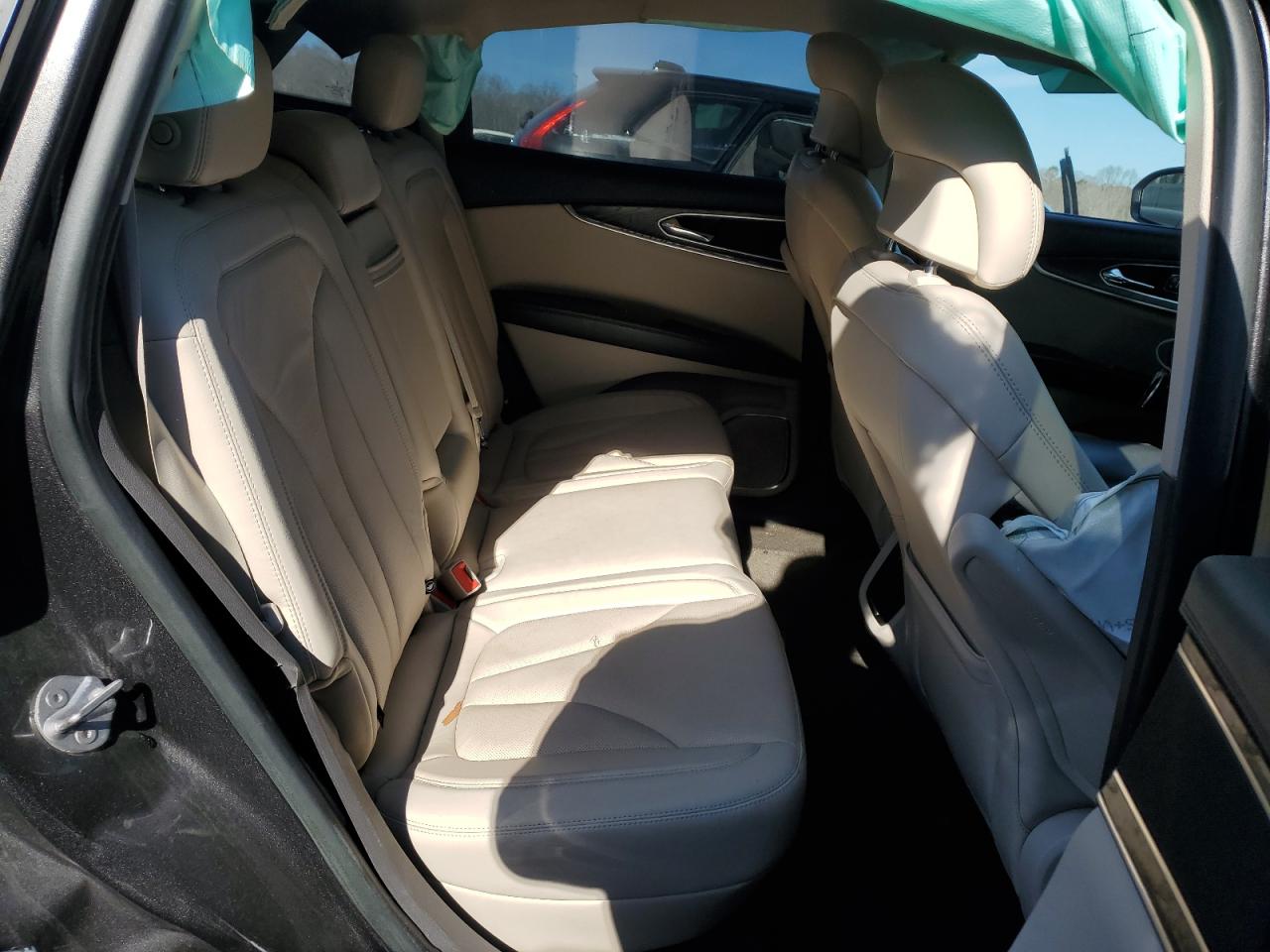 2018 Lincoln MKX - Image 11
