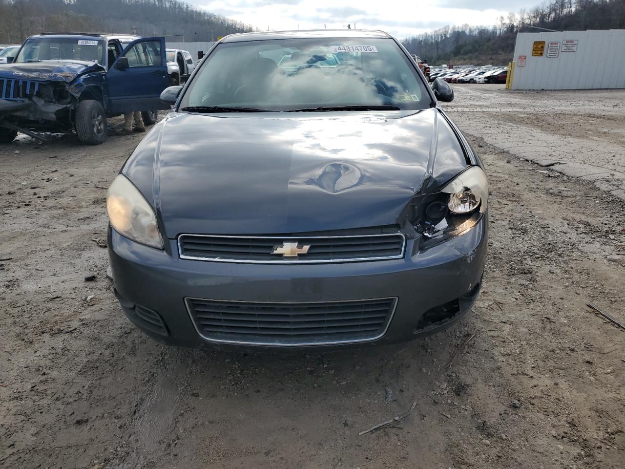 2010 Chevrolet Impala - Image 5