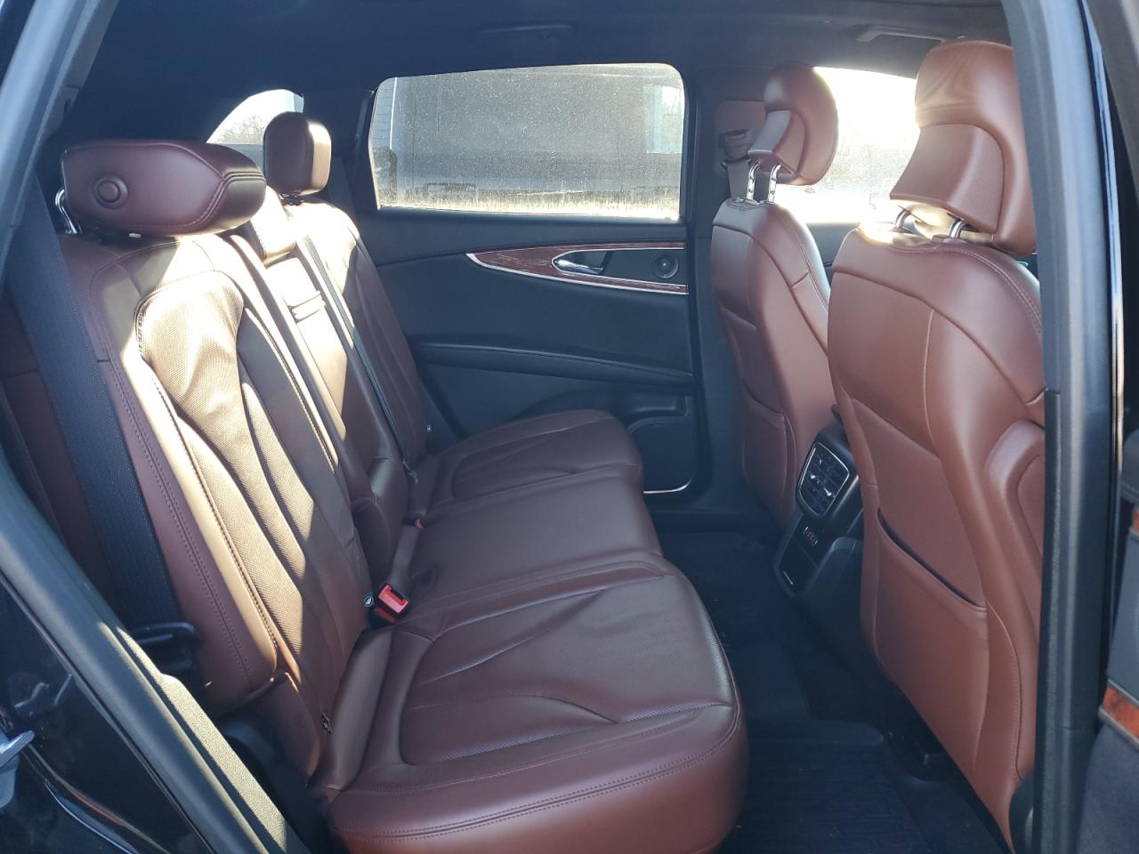 2019 Lincoln Nautilus - Image 11
