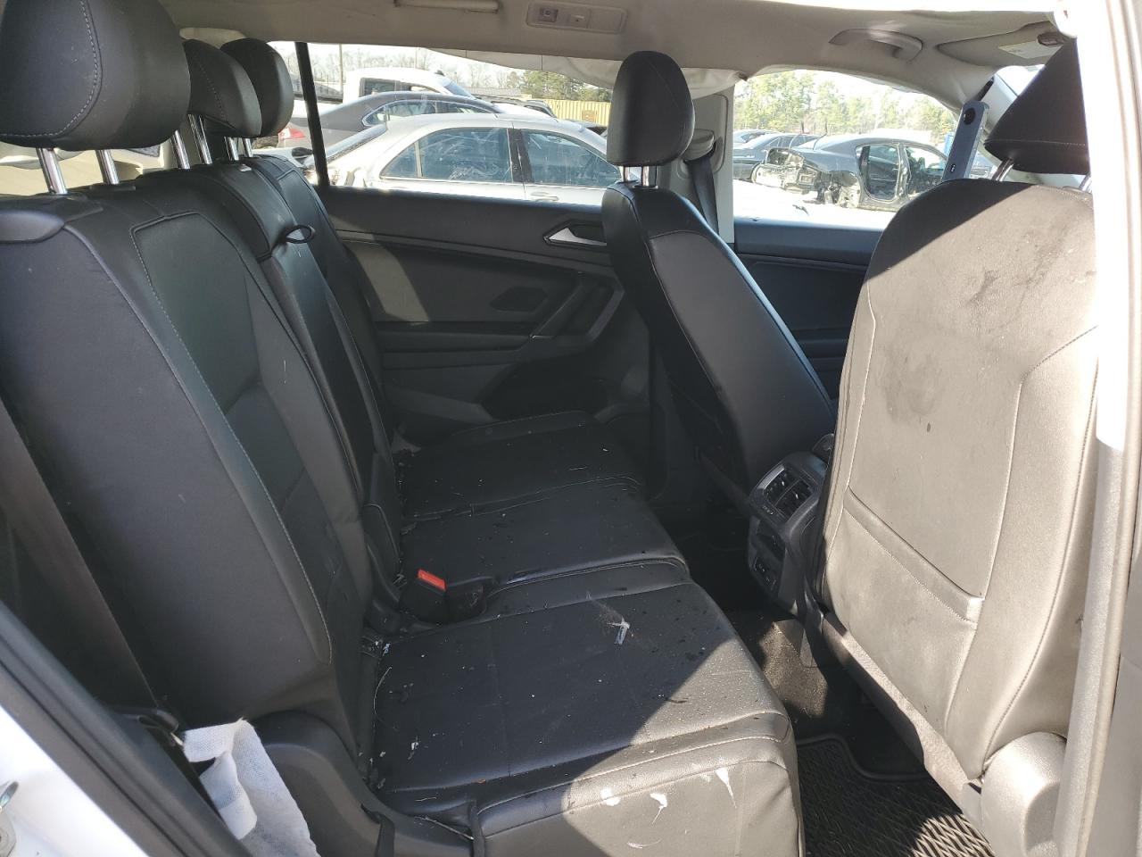 2018 Volkswagen Tiguan - Image 12