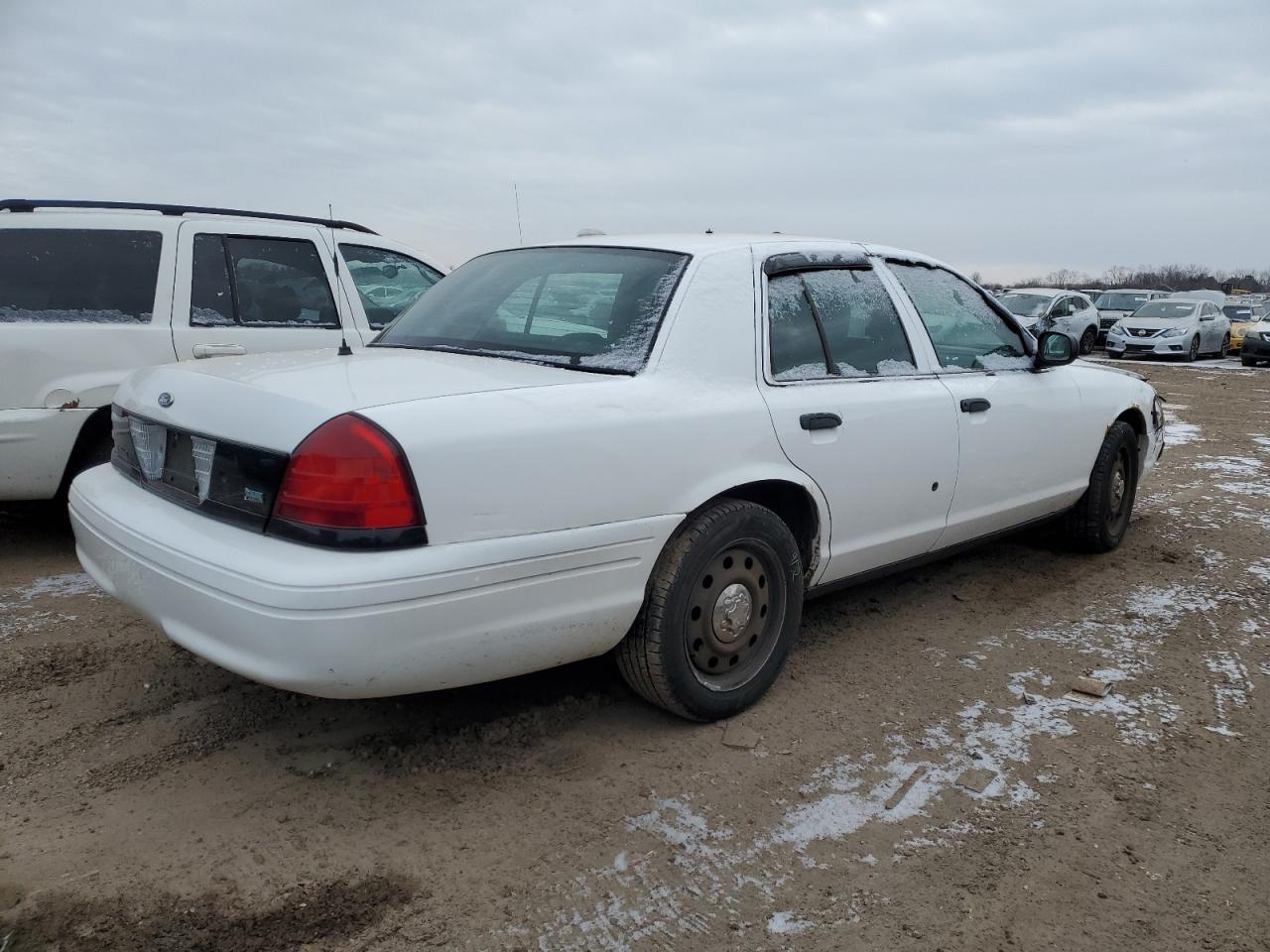 2011 Ford Crown Victoria - Image 3