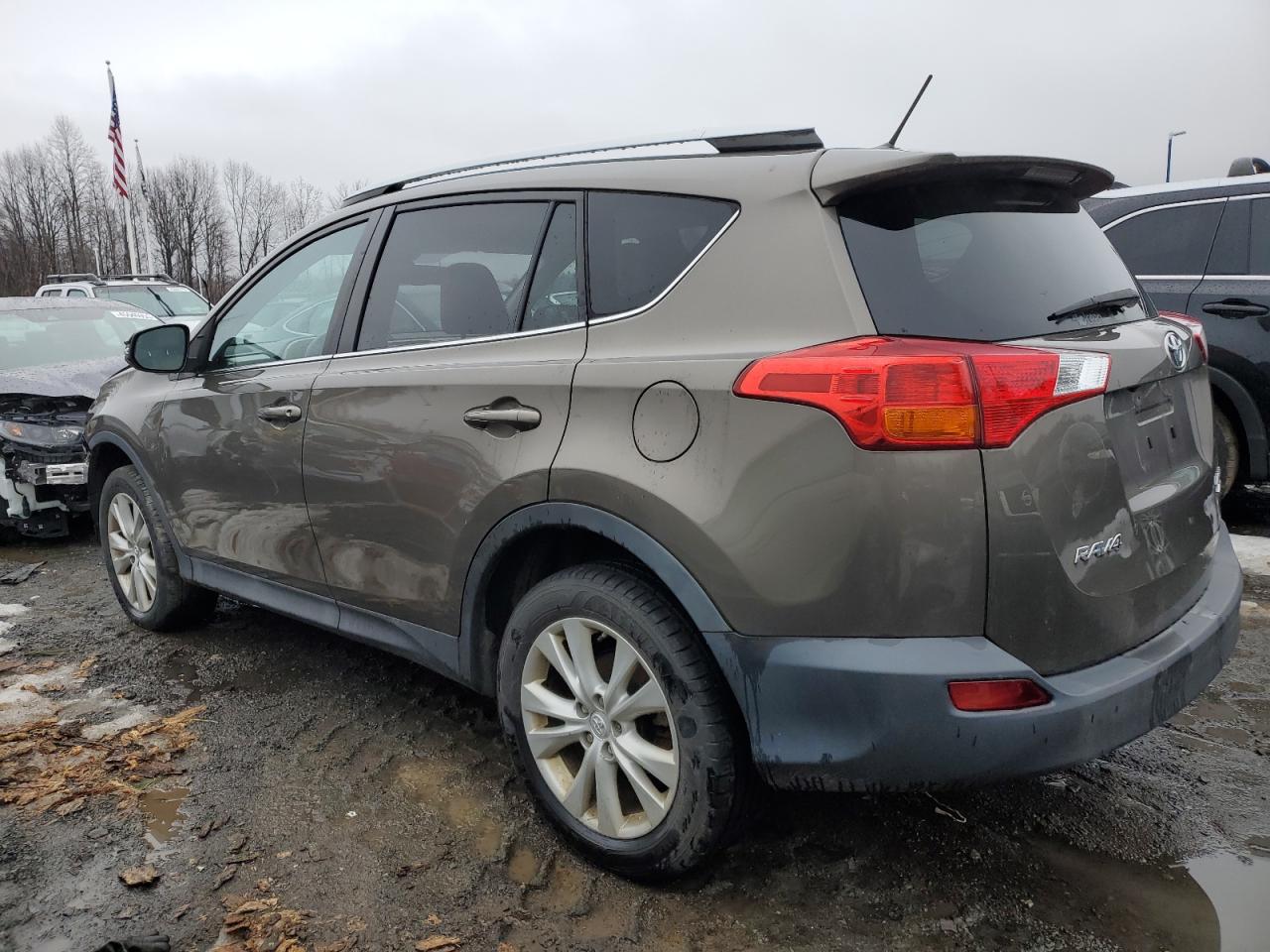 2015 Toyota RAV 4 - Image 2