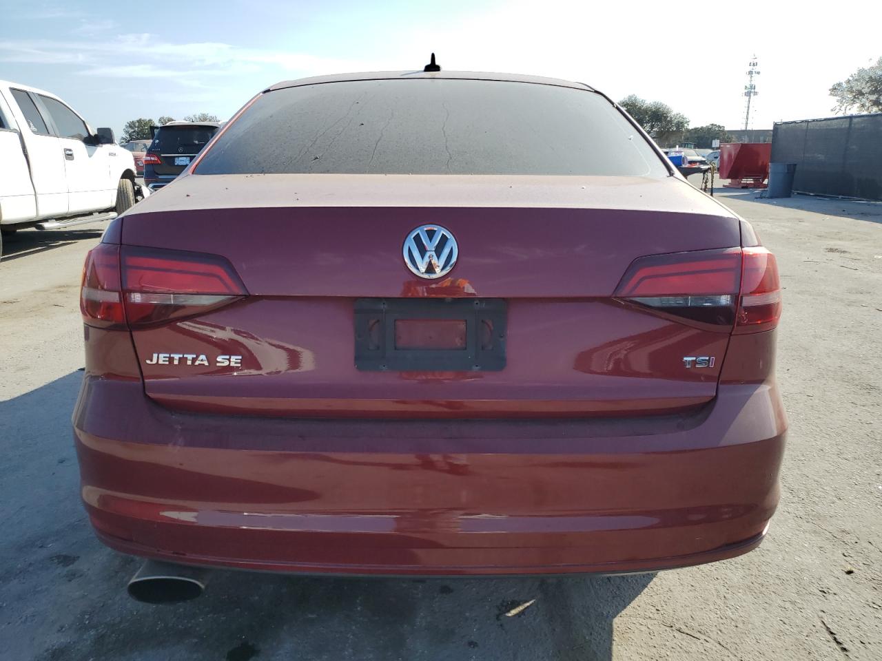 2017 Volkswagen Jetta - Image 6