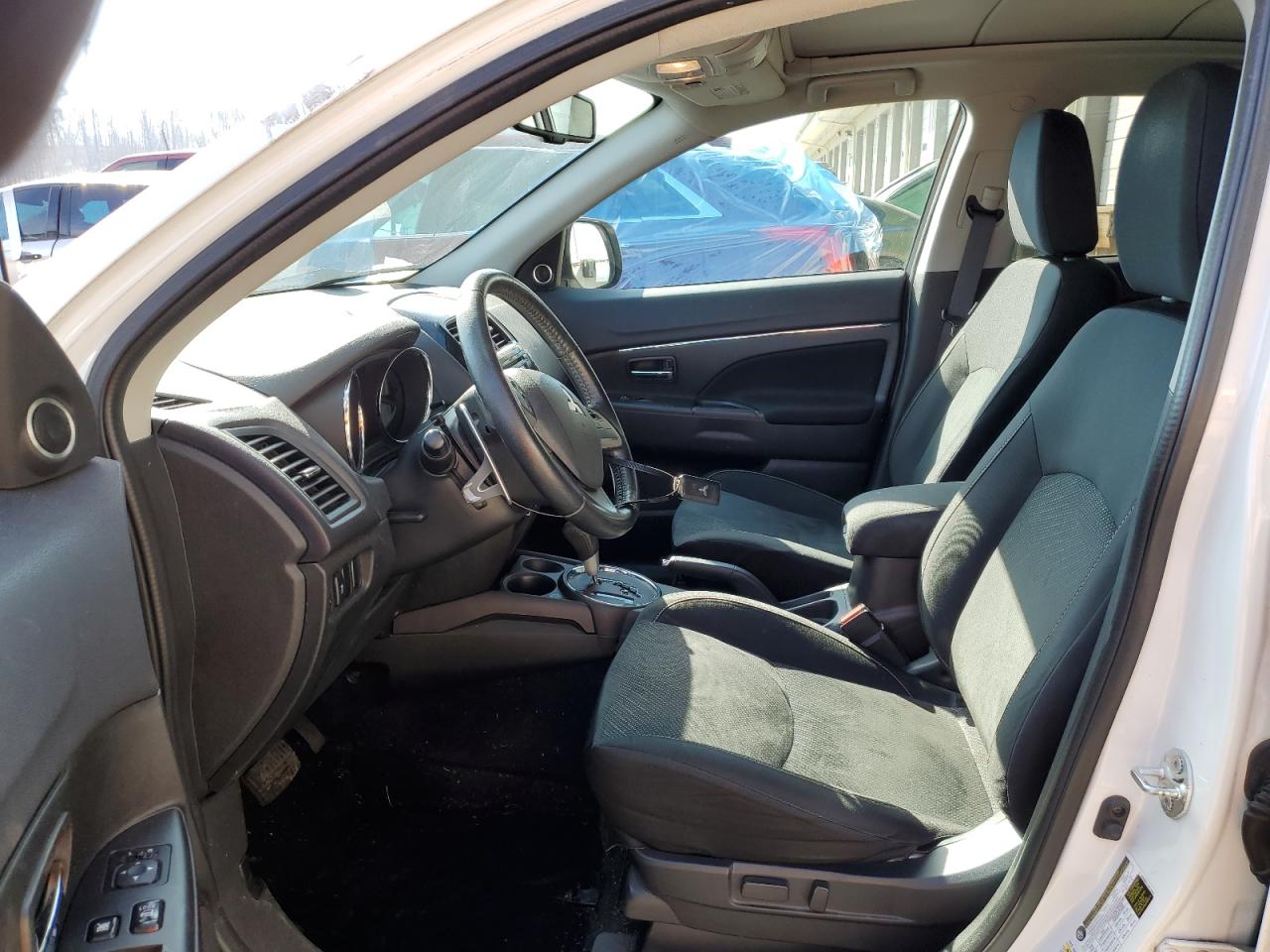2015 Mitsubishi Outlander - Image 7