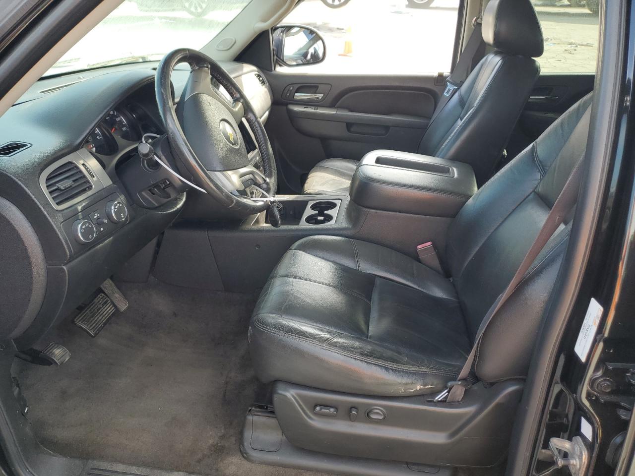 2011 Chevrolet Avalanche - Image 7