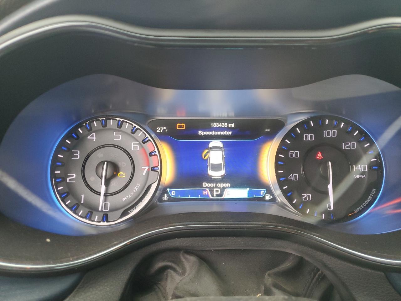 2016 Chrysler 200 - Image 9