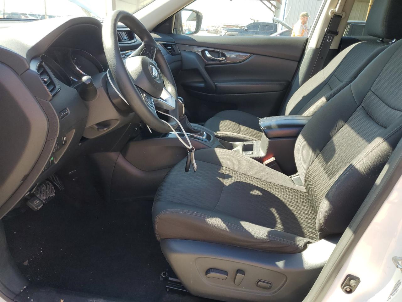 2020 Nissan Rogue - Image 7