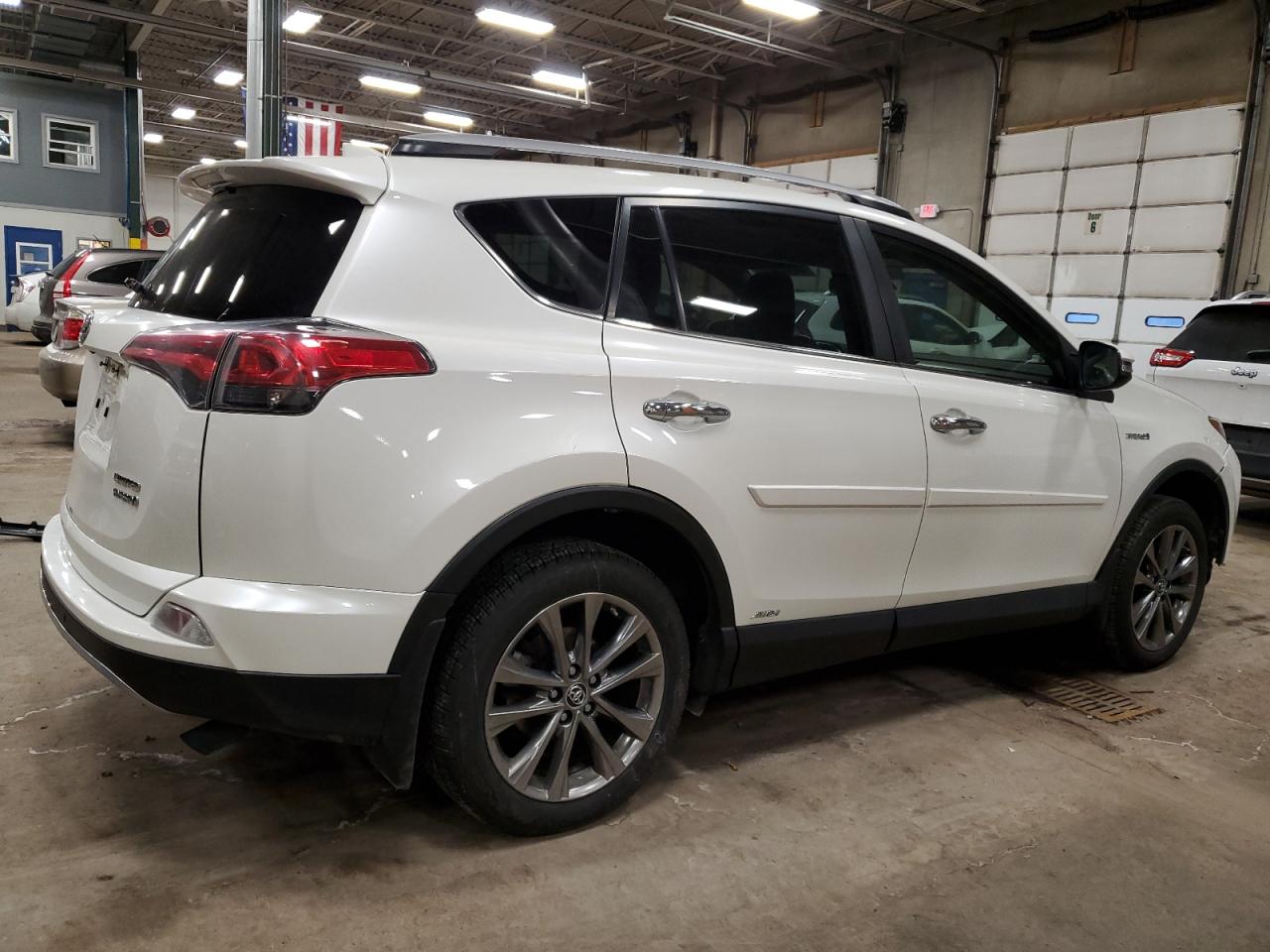 2018 Toyota RAV 4 - Image 3