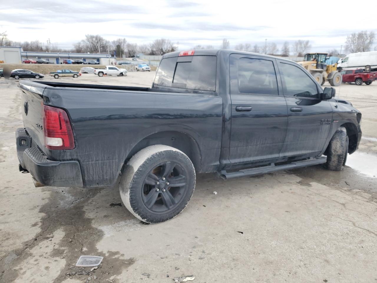 2016 RAM 1500 - Image 3