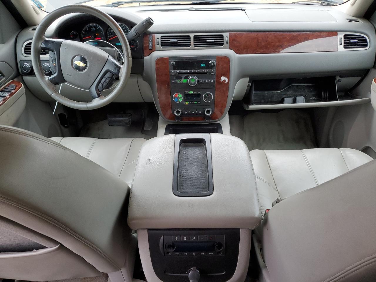 2010 Chevrolet Tahoe - Image 8
