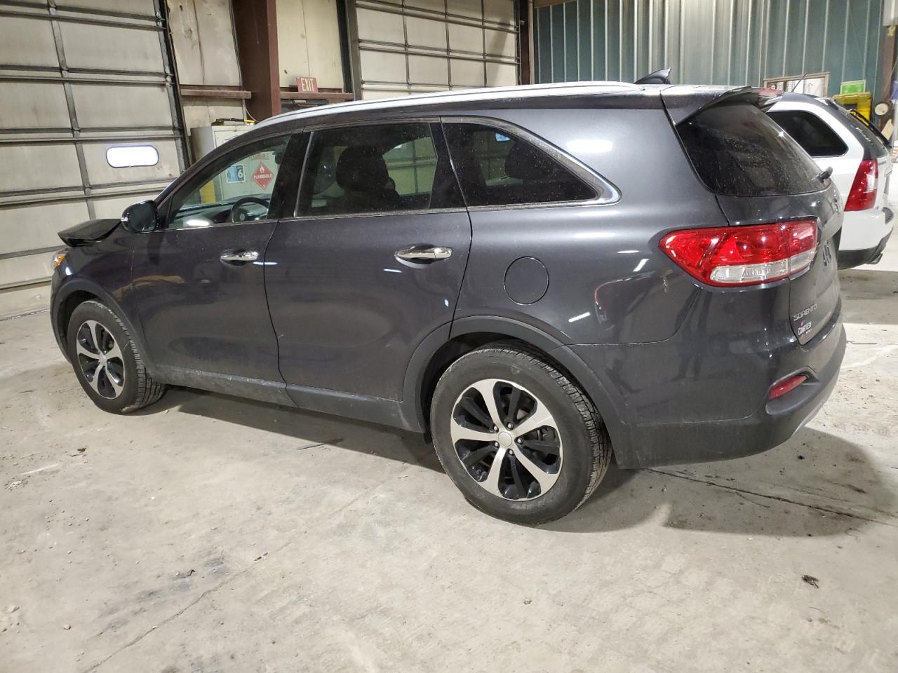 2016 Kia Sorento - Image 2