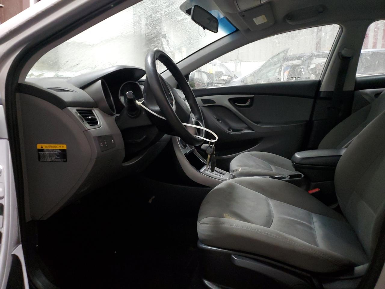 2013 Hyundai Elantra - Image 7