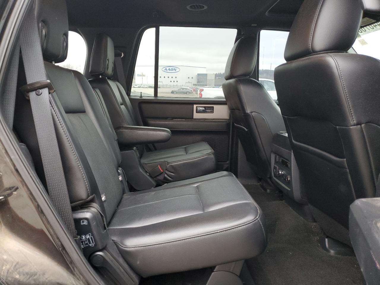 2015 Ford Expedition - Image 11