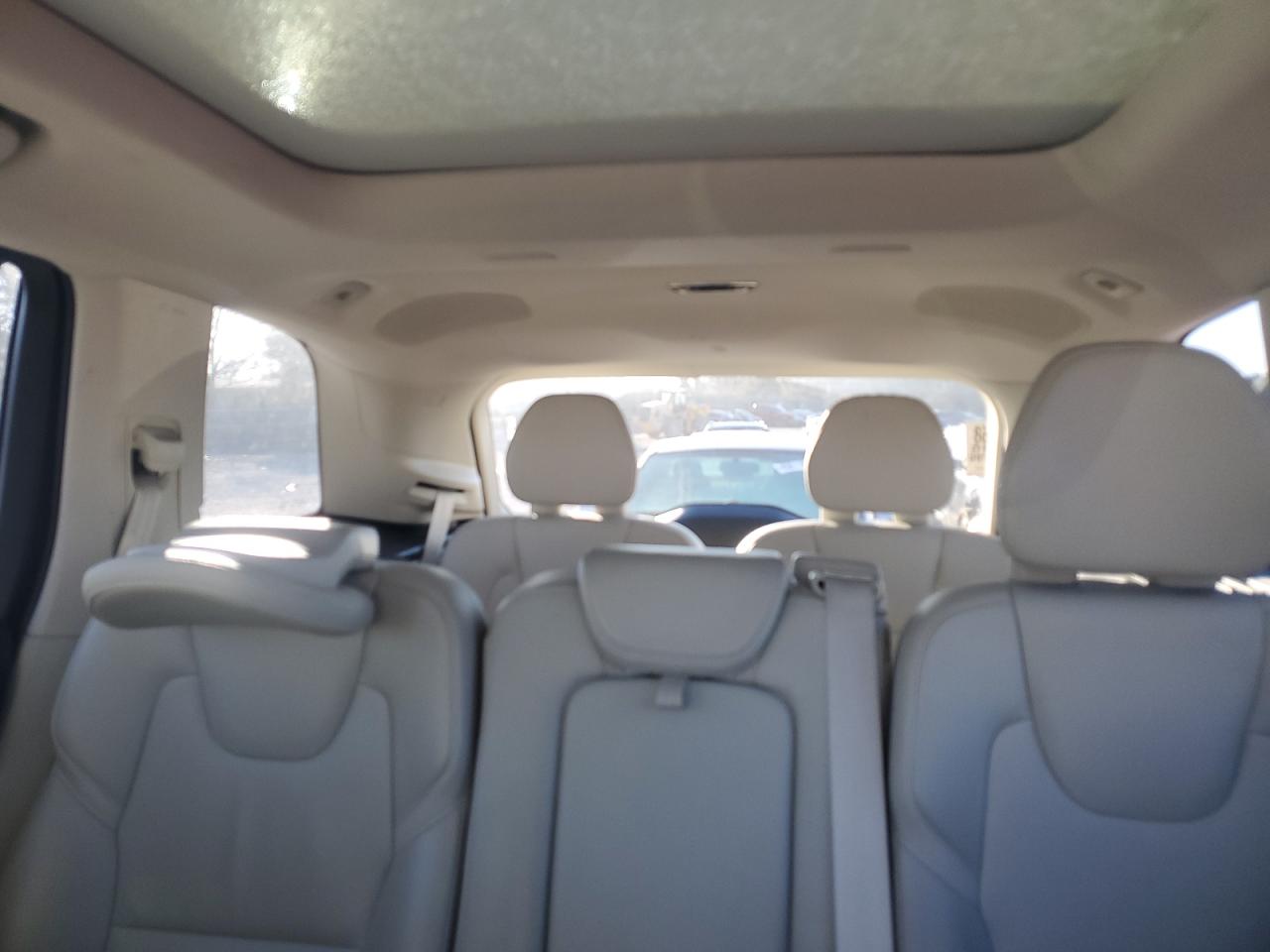 2016 Volvo XC90 - Image 10
