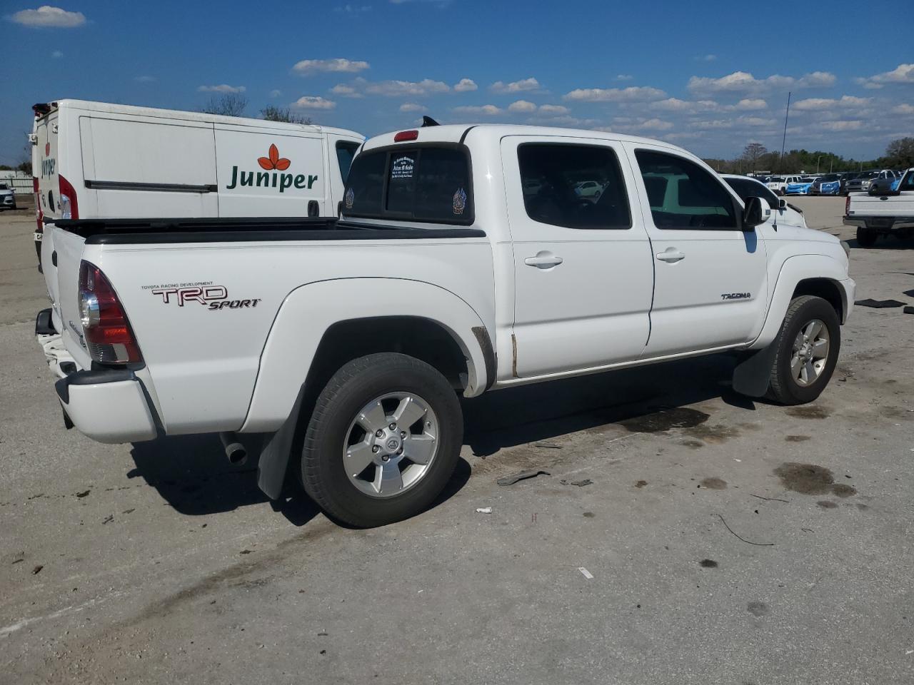 2013 Toyota Tacoma - Image 3