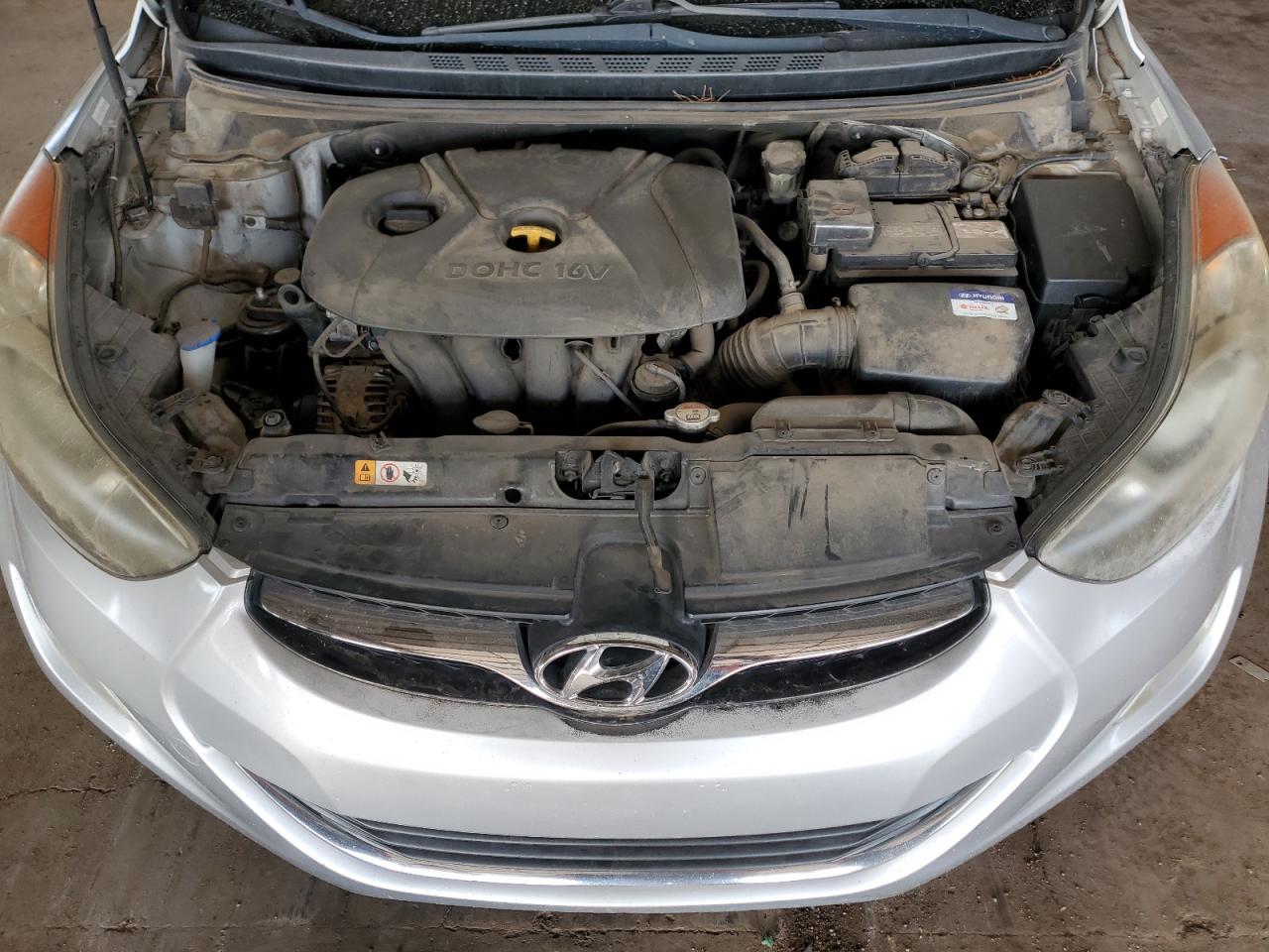 2012 Hyundai Elantra - Image 11
