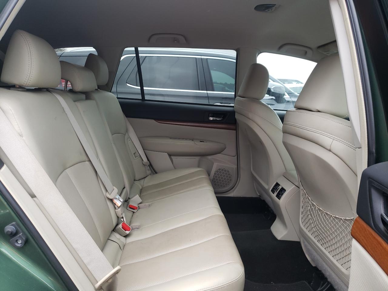 2013 Subaru Outback - Image 11
