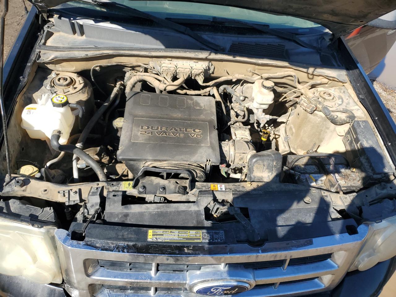 2010 Ford Escape - Image 11