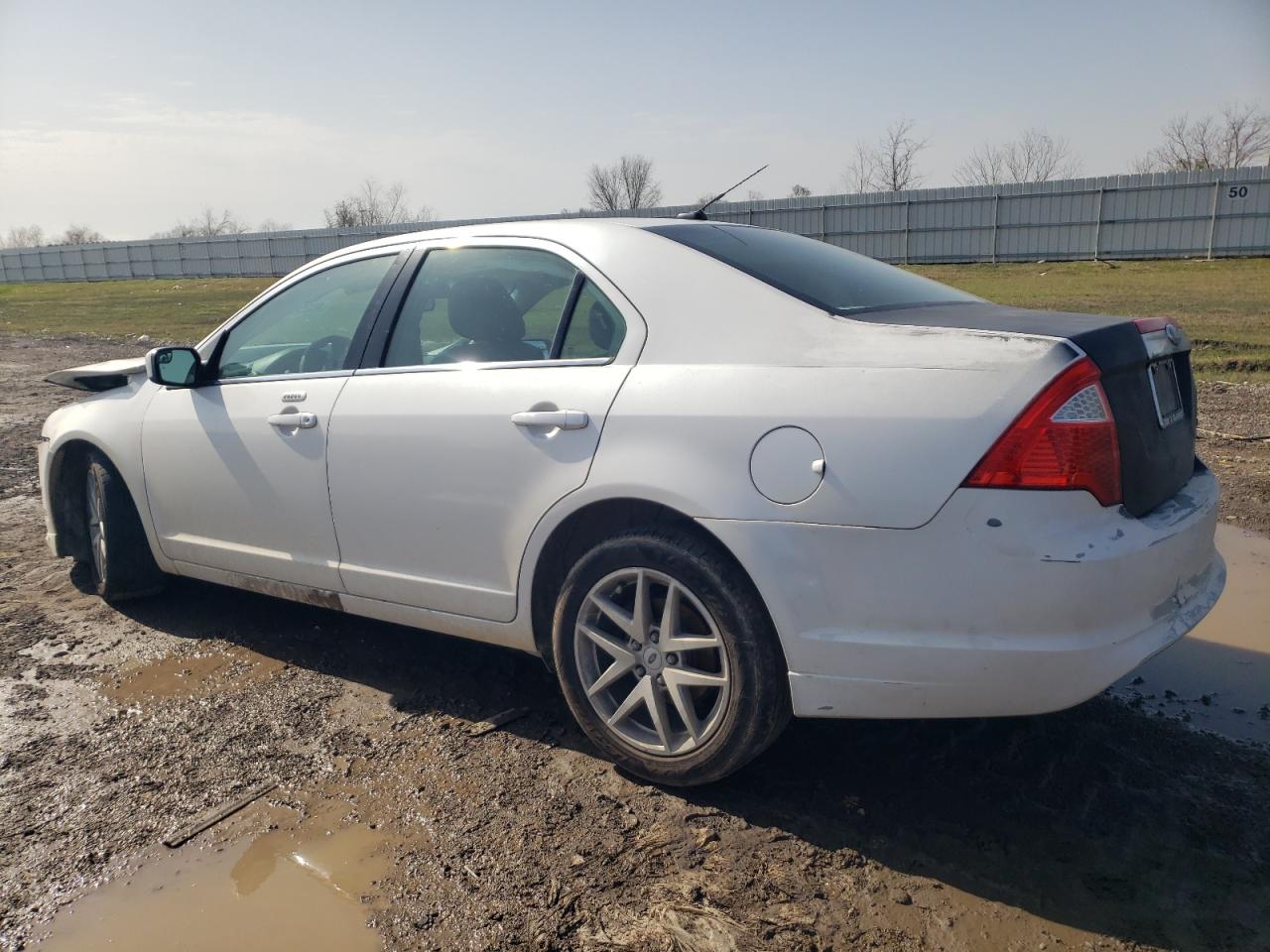 2011 Ford Fusion - Image 2