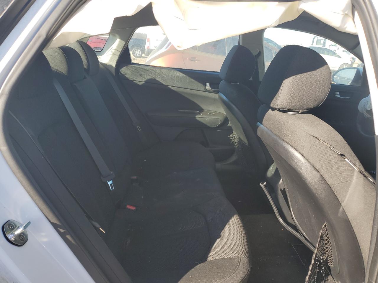 2020 Kia Optima - Image 10