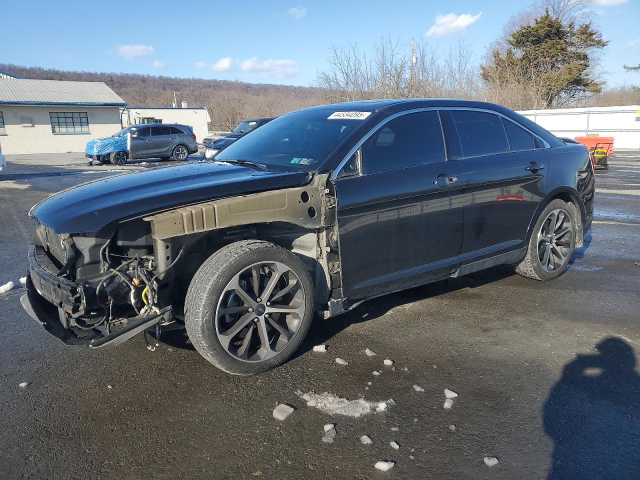 2015 Ford Taurus - Image 1