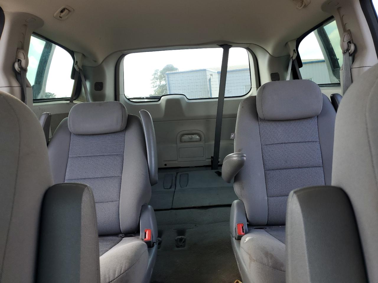 2008 Dodge Caravan - Image 10