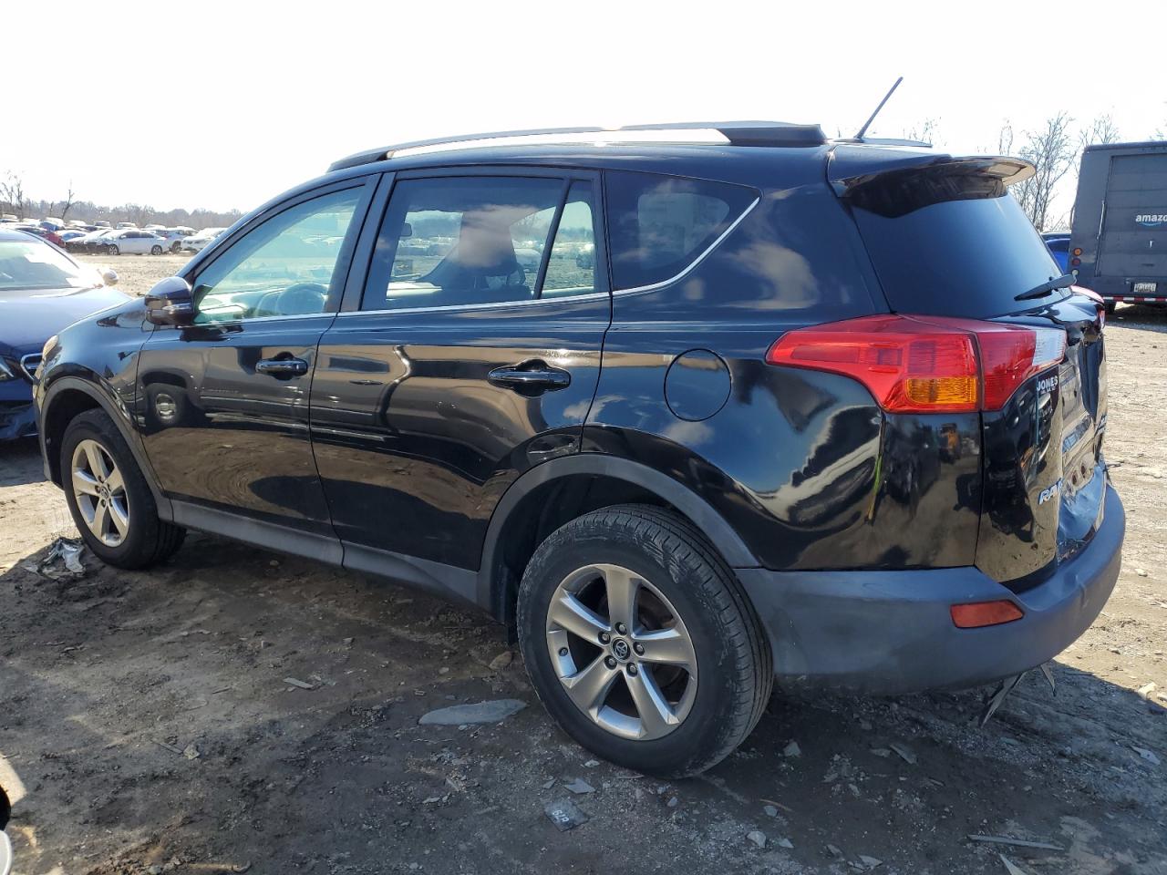 2015 Toyota RAV 4 - Image 2