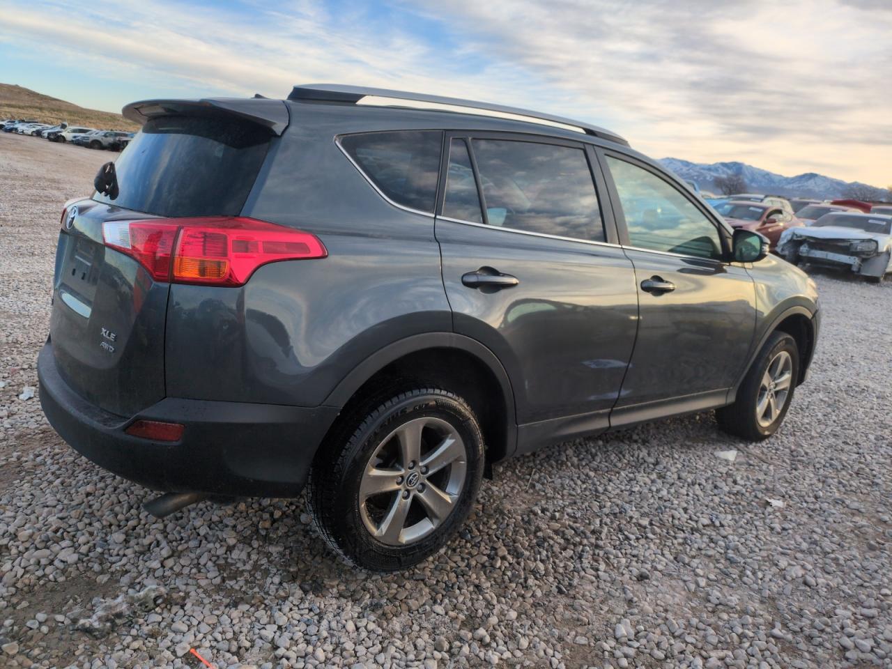 2015 Toyota RAV 4 - Image 3