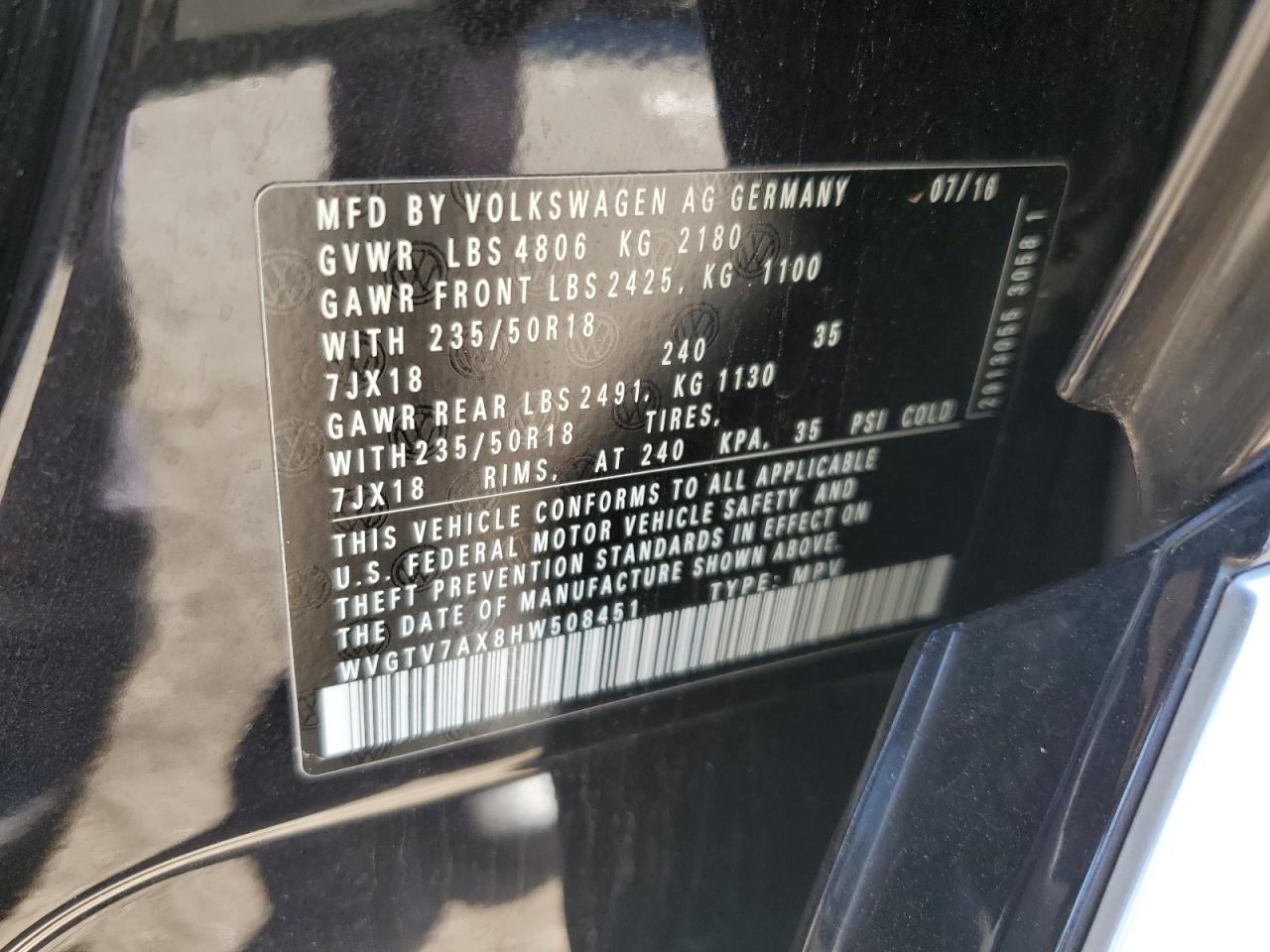 2017 Volkswagen Tiguan - Image 13