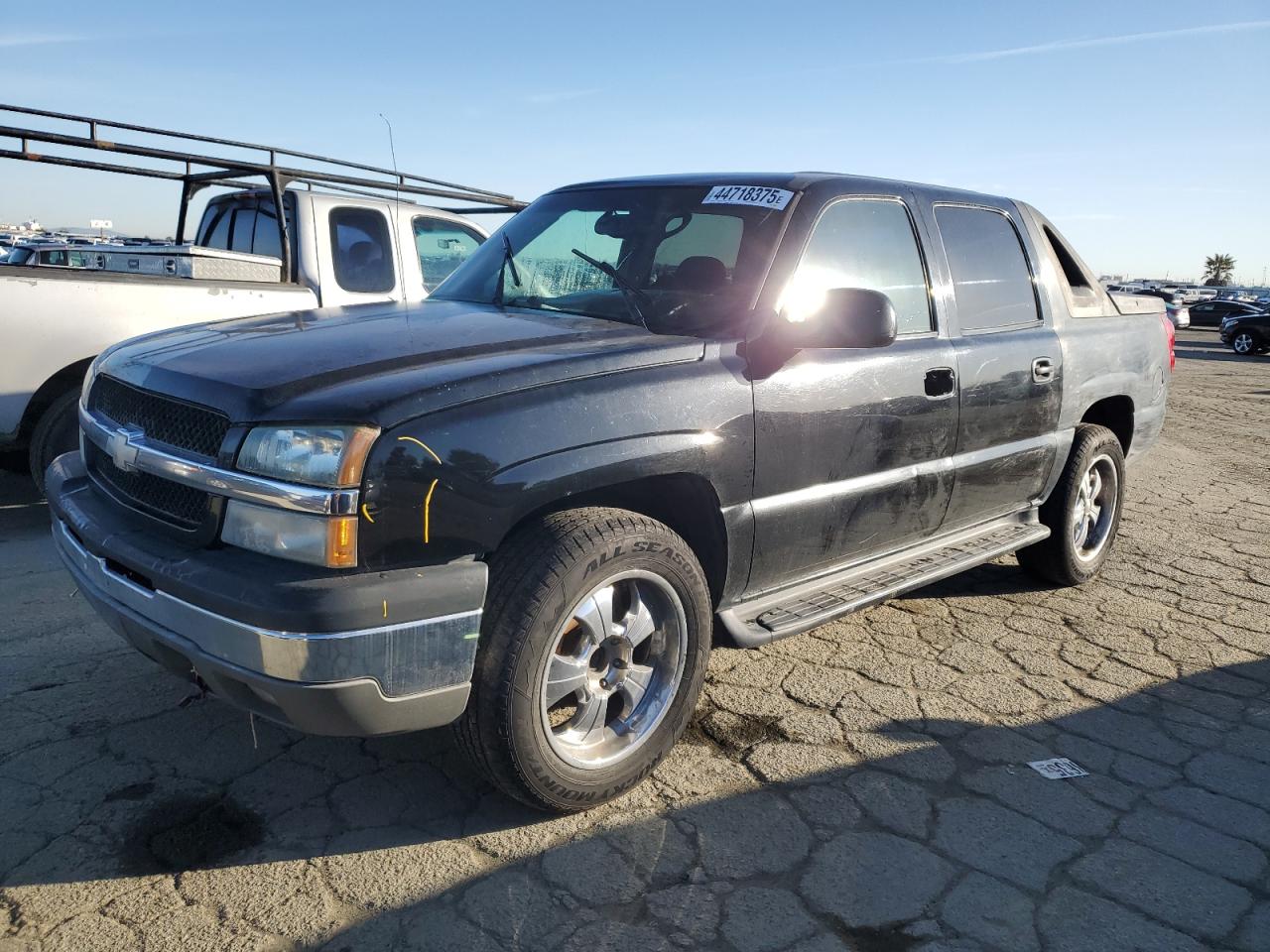 2004 Chevrolet Avalanche - Image 1