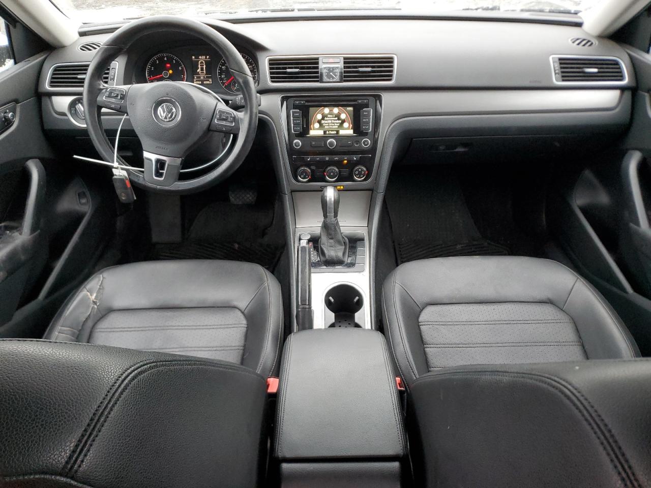 2015 Volkswagen Passat - Image 8