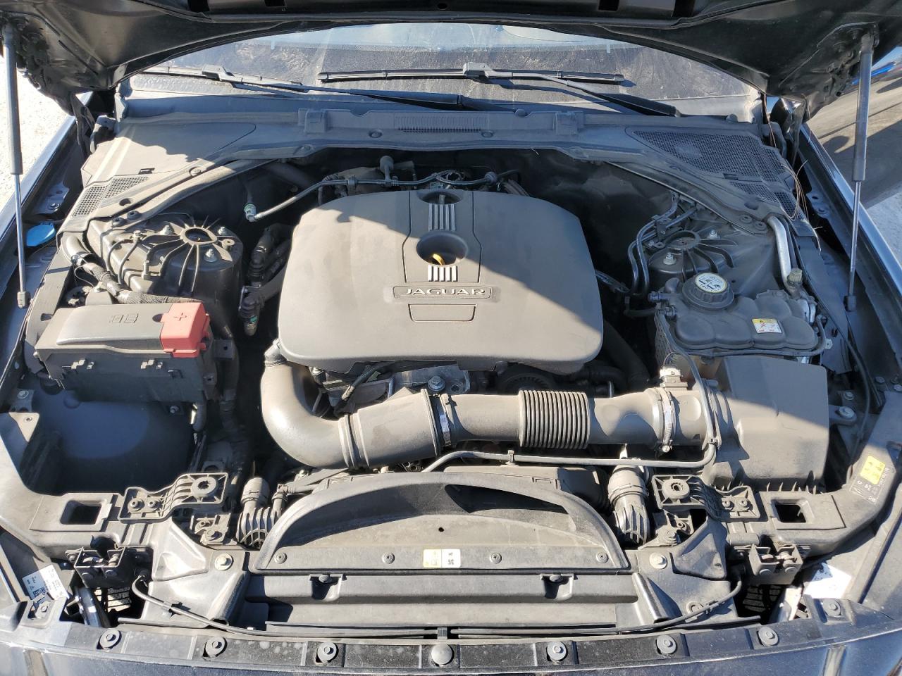 2017 Jaguar XE - Image 11