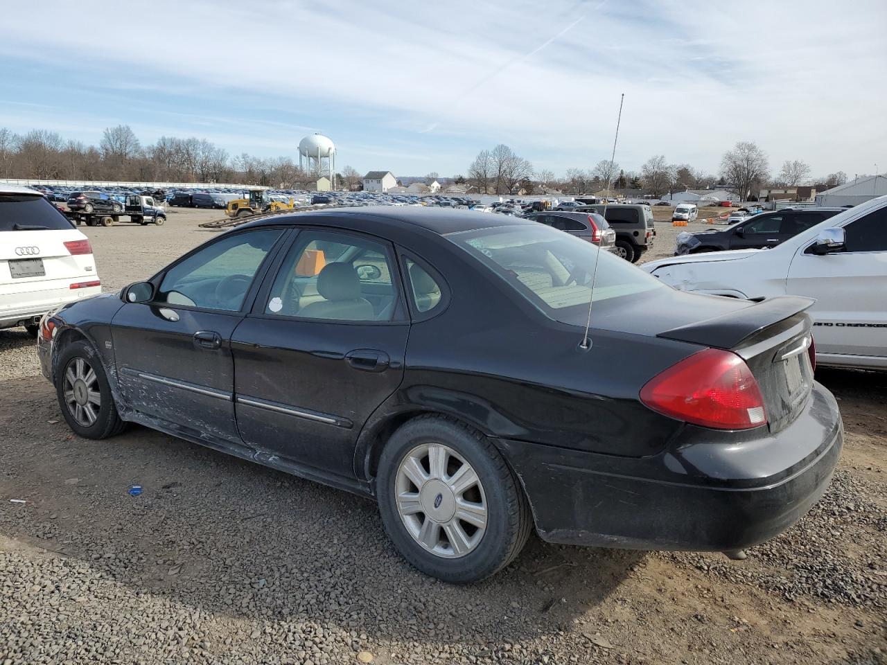2003 Ford Taurus - Image 2