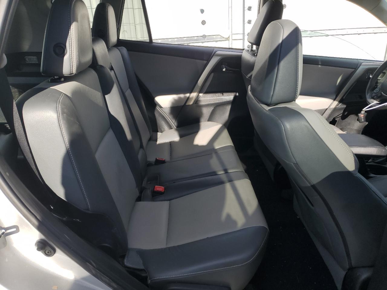 2014 Toyota RAV 4 - Image 11