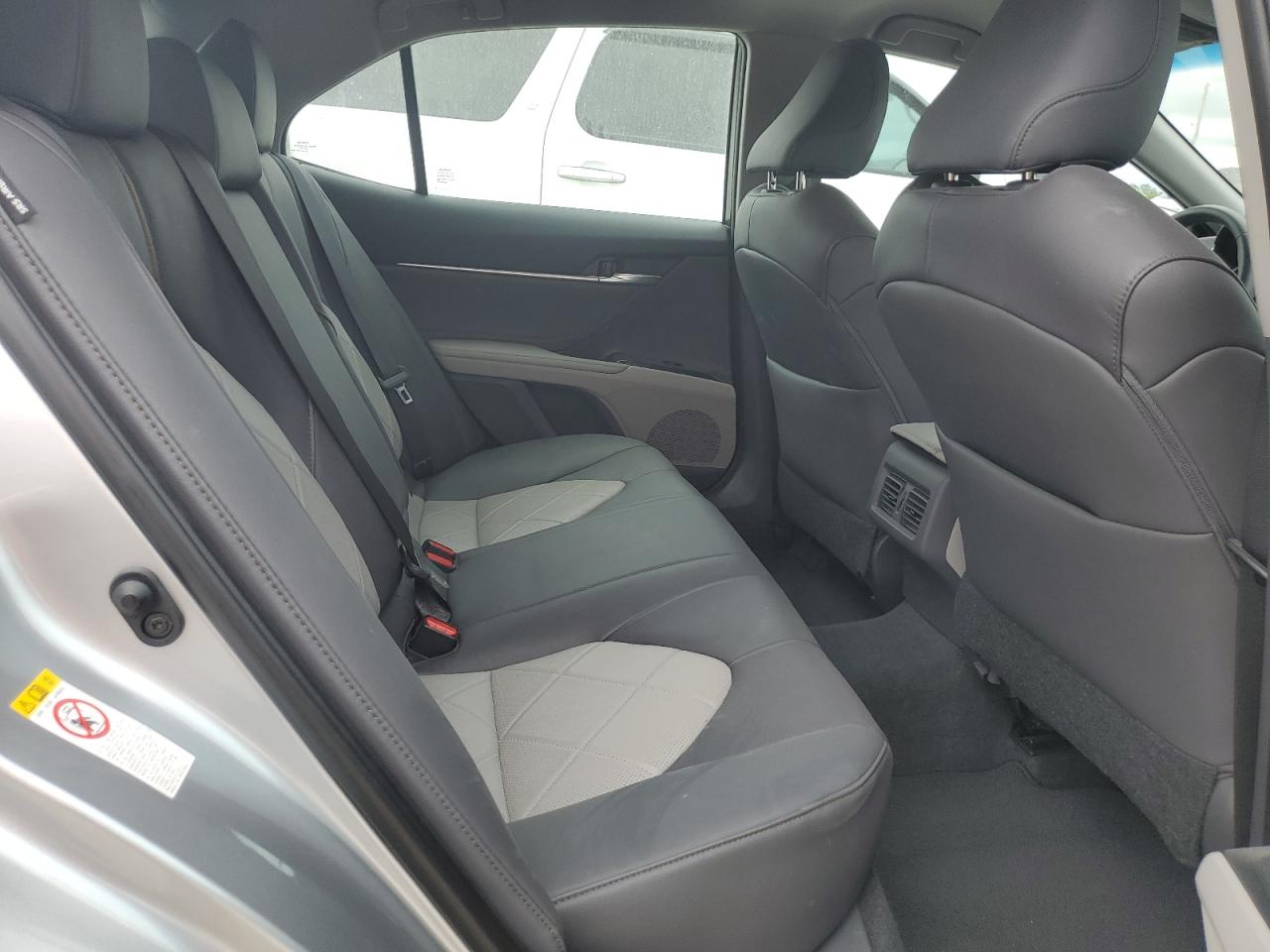 2018 Toyota Camry - Image 10