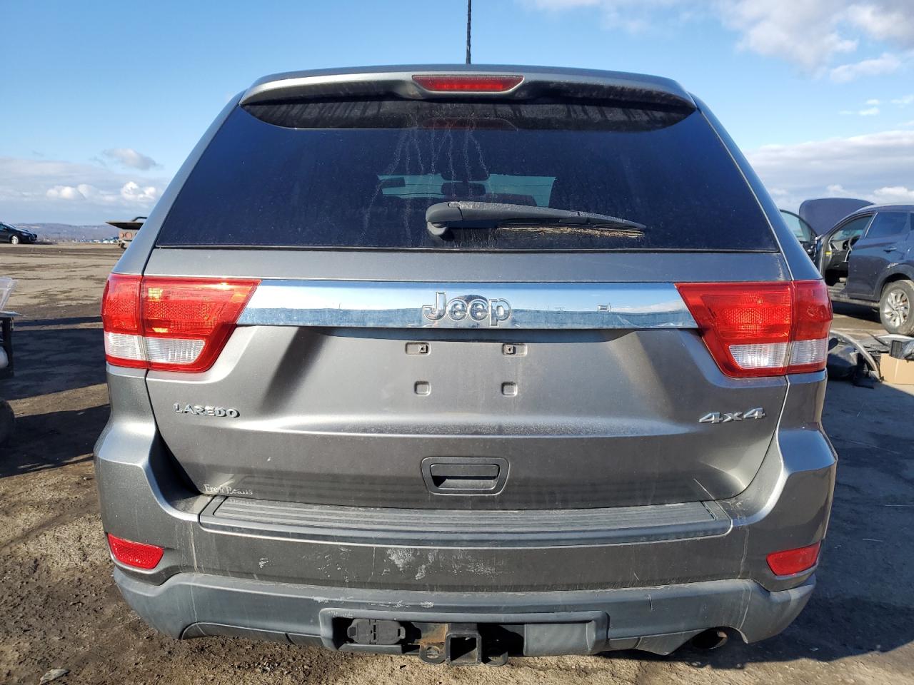 2011 Jeep Grand Cherokee - Image 6